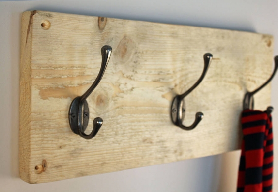 Reclaimed Wooden Victorian Style Coat Hook (Natural)